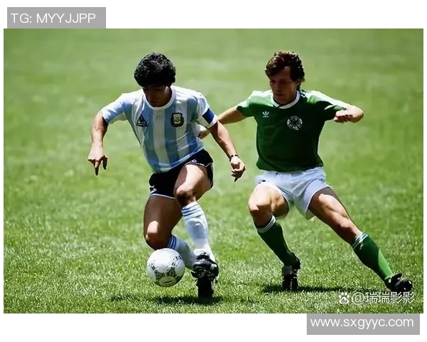 足球明星也爱平凡生活揭秘他们的普通鞋子背后的故事与情感 足球明星也爱平凡生活揭秘他们的普通鞋子背后的故事与情感